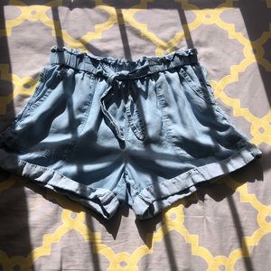 Women’s Size M Paperbag Jean Shorts